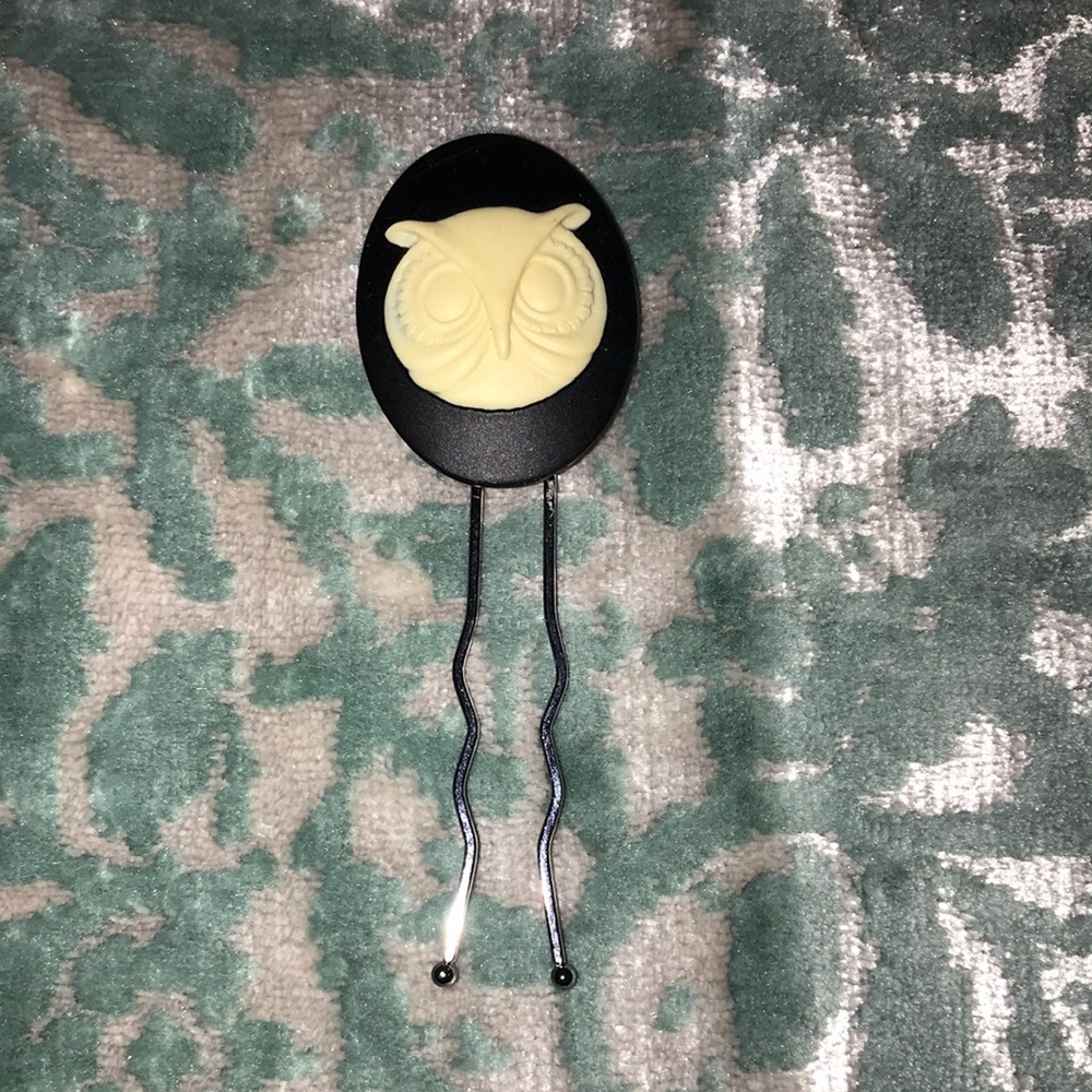 Owl Cameo Hairpin